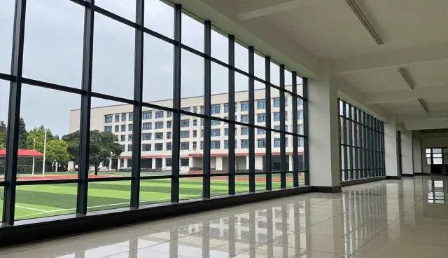 提示词在中间的标点符号怎么用:视频生成中的提示词优化
